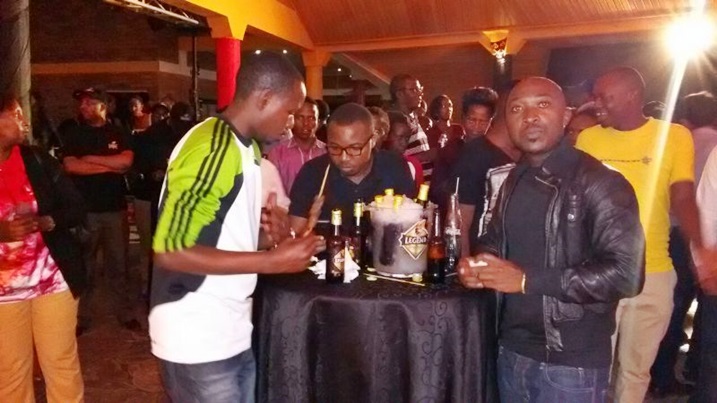 Abantu bari baryohewe.