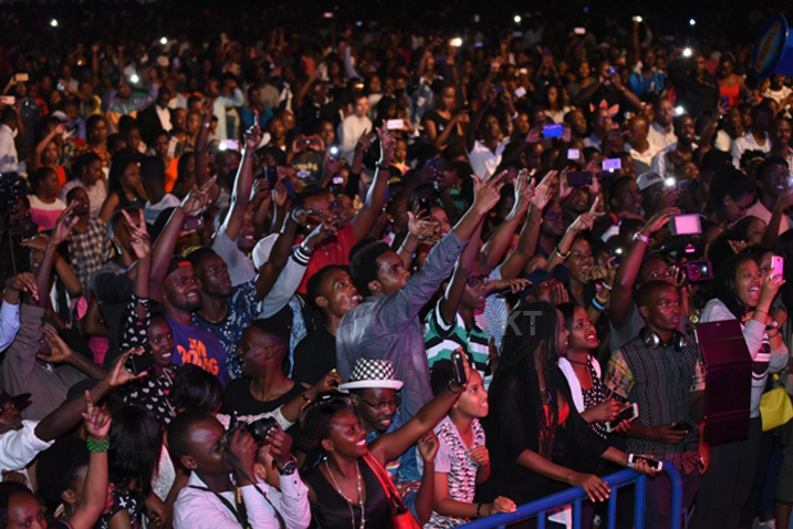 Abantu bari bitabiriye ku bwinshi