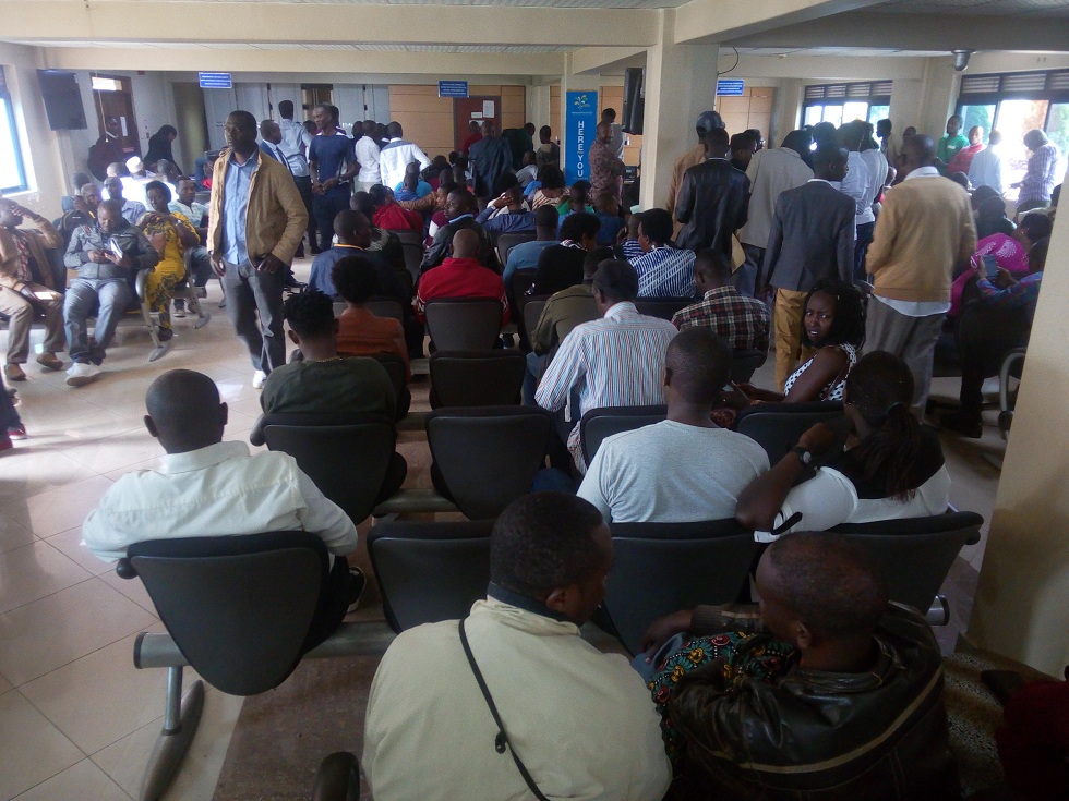 Abantu ni uruvunganzoka kuri RRA 