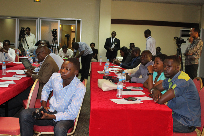 Abanyamakuru basabwe gukangurira abaturage kubungabunga Ozone