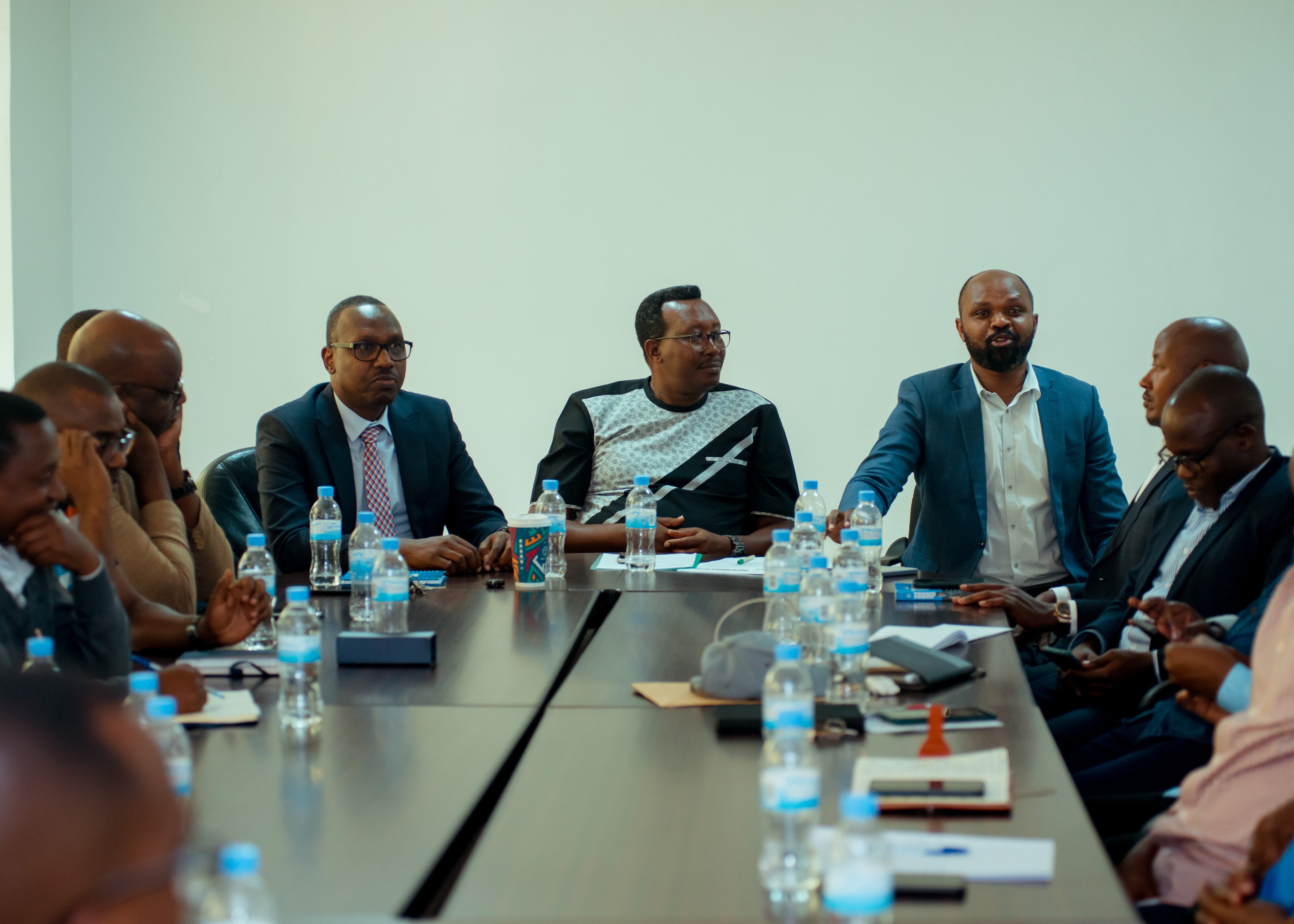 Abanyamuryango 30 muri 33 nibo bitabiriye ndetse batora 100/100 Geoffrey Zawadi.