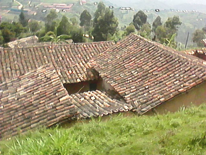 Abanyarutsiro bubakisha amategura kuva kera ngo kuko ariyo abahendukira.