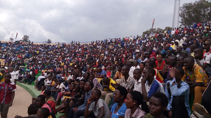 Abanyehuye baje gutaha Stade ari benshi