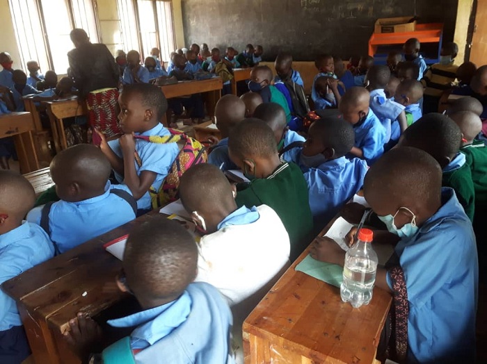 Muri bimwe mu bigo by'amashuri bisanzwe nka GS Kagugu haracyari ubucucike bukabije