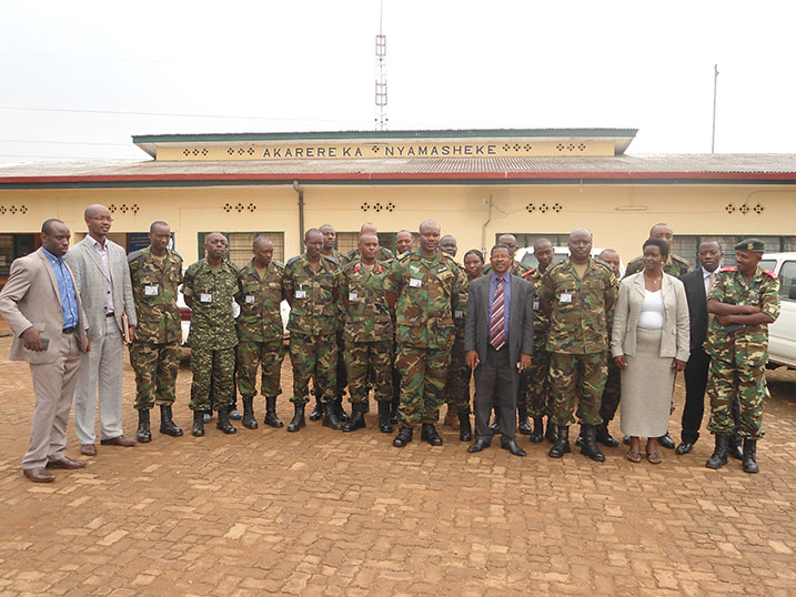 Abanyeshuri ba Nyakinama bishimiye uko ingufu z'amashanyarazi ziri kugera ku baturage.