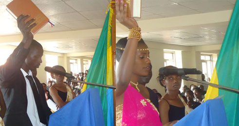 Perezida wa komite nshya na visi perezida barahiriraga kuzuza neza inshingano bahawe.