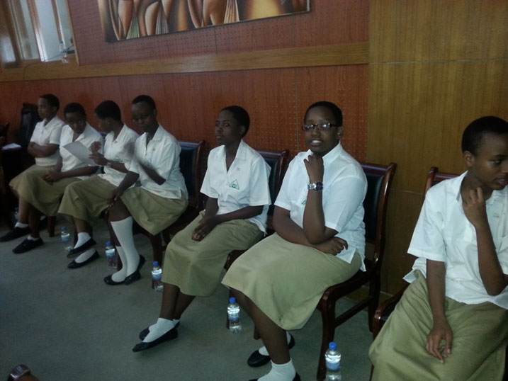 Abanyeshuri bari bitabiriye ibi birori.