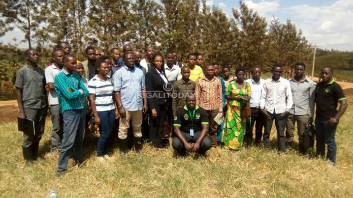 Bamwe mu banyeshuri bohererejwe abahinzi mu Karere ka Nyagatare.