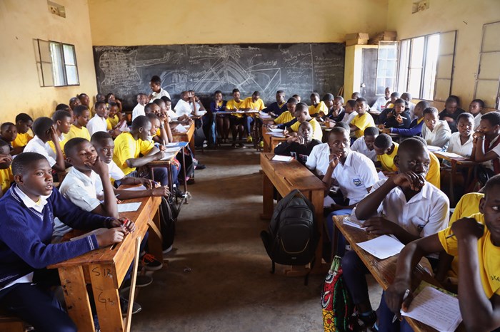 Hari impungenge ko kubahiriza amabwiriza yo kwirinda Covid-19 bitashoboka ku mashuri