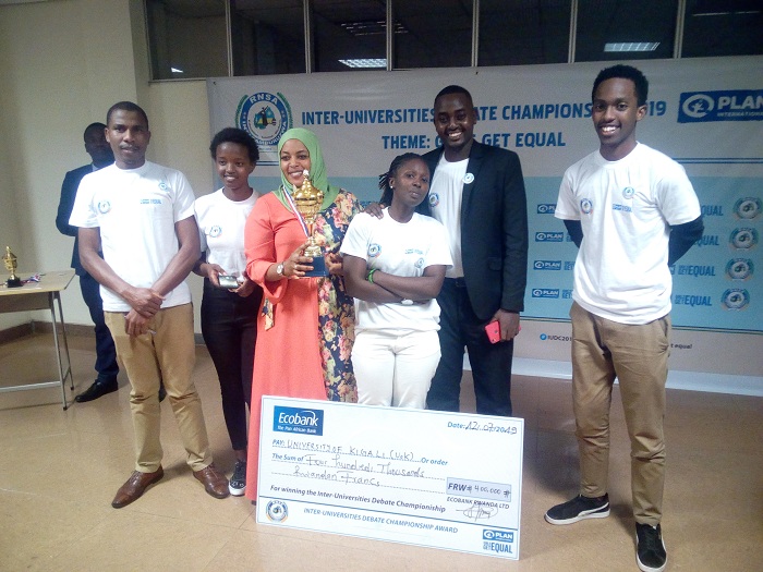 Abanyeshuri ba Kaminuza ya Kigali babaye aba mbere bahawe ibihembo bitandukanye