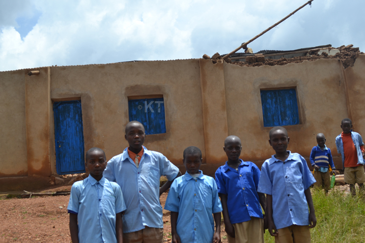 Abanyeshuri baravuga ko n