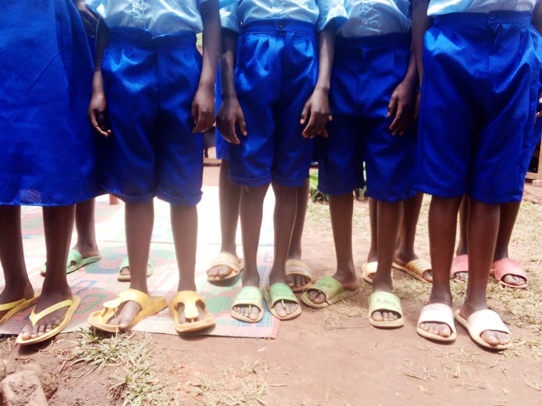 Bari bafite inkweto zishaje