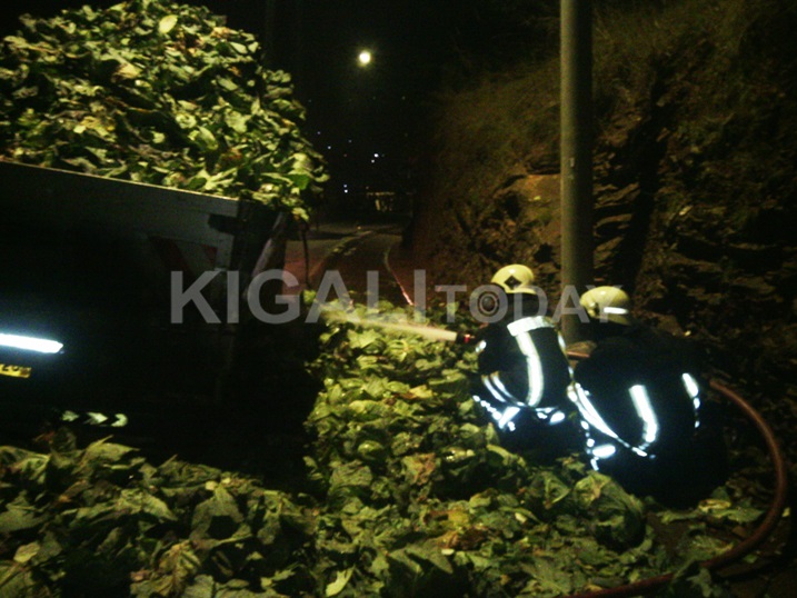 Abapolisi bazimya ibyuma bya byuma bya nyuma byari bitarazima.