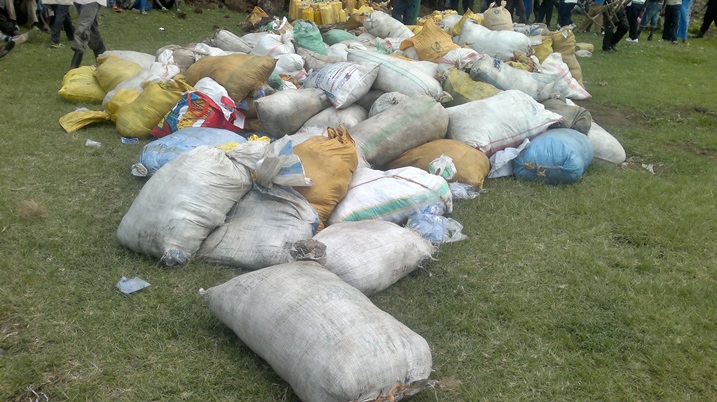 Abarembetsi bazana ibiyobyabwenge mu Rwanda babyikoreye mu mifuka.