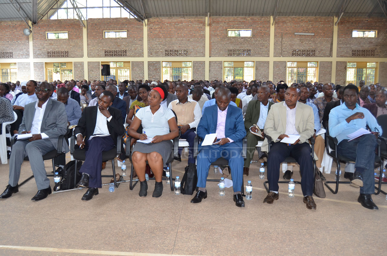 Abarezi banenzwe uburangare mu burezi