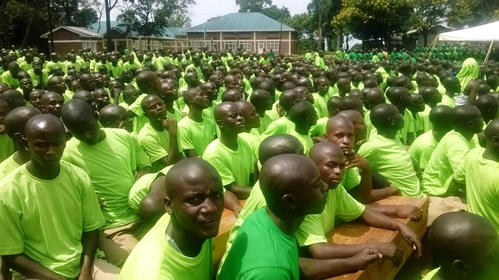 Uru rubyiruko rwiganjemo abahoze muri iki kigo bagataha ariko bakaza kuhagarurwa