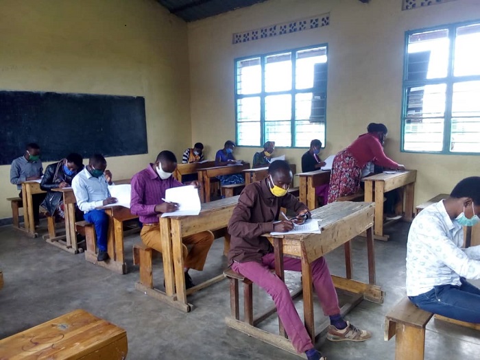 Ibizamini byinjiza abarimu mu kazi bisigaye bitegurirwa ku rwego rw'igihugu