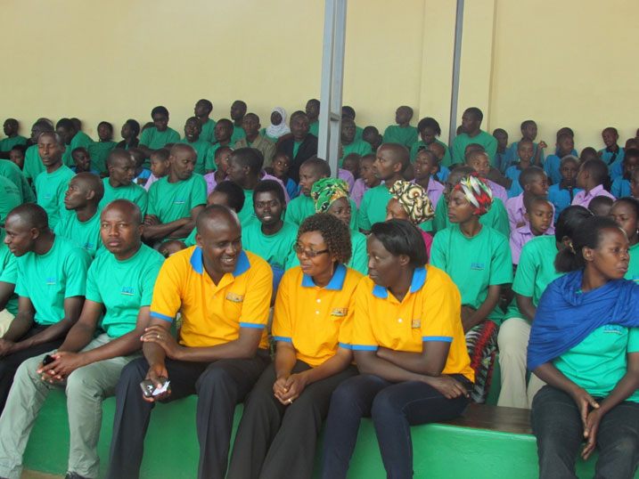 Abarimu bemeza ko koperative Umwarimu SACCO imaze guhindura imibereho yabo kuko ibafasha kubona inguzanyo.