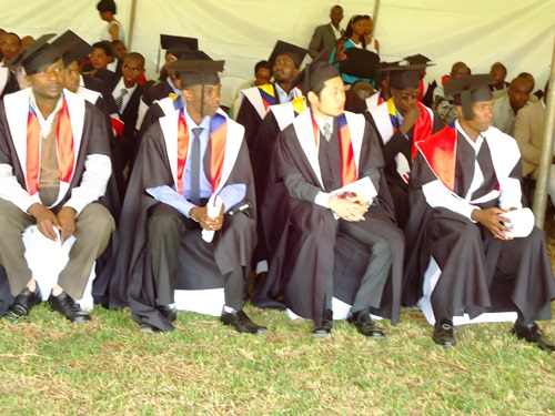 Bamwe mu barimu bigisha muri Tumba college bari bitabiriye ibirori.