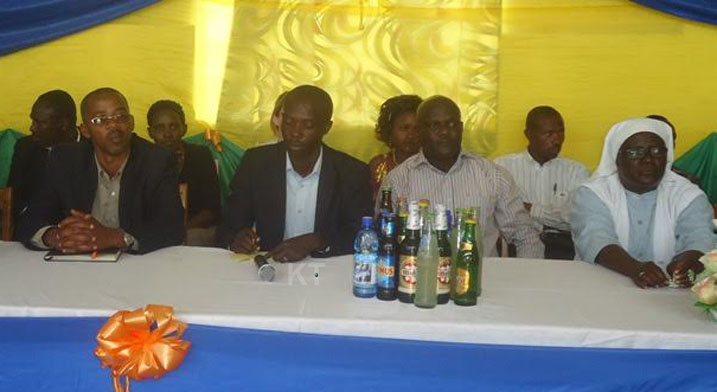 Abarimu bagize umwanya wo gusabana n'abayobozi