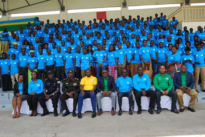 Abarezi batandukanye n'abayobozi