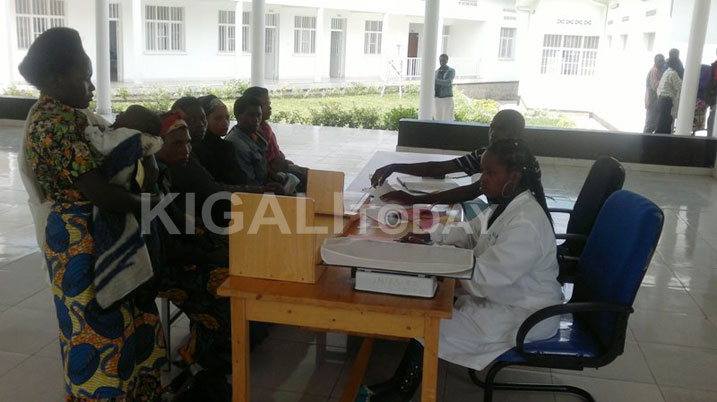 Ku munsi wa mbere Ikigo Nderabuzima cya Rugarama gifunguye imiryango cyakiriye abarwayi babarirwa muri 50.