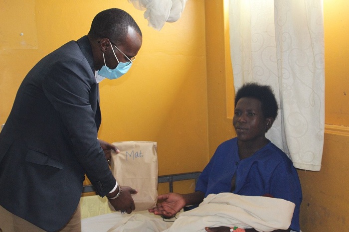 Ababyeyi bashyikirijwe ibibafasha konsa neza