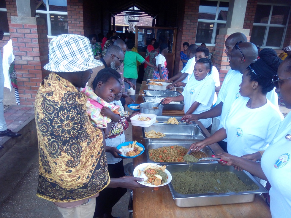 Abarwayi batishoboye bashima ababagenera amafunguro