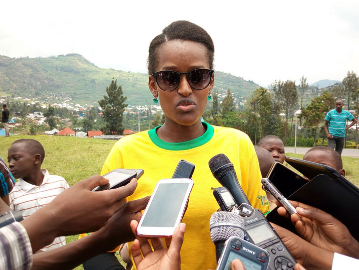 Umuyobozi wa Imbuto Foundation Sandrine Umutoni, yavuze ko abasaga ibihumbi 100 bamaze kwiyandikisha ngo bajye bahabwa ubwo butumwa
