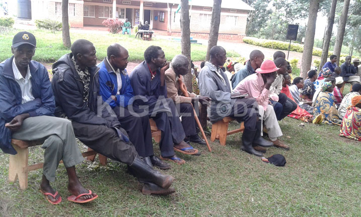 Abasaza bagiye batanga impanuro nyinshi ku kurwanya Jenoside.