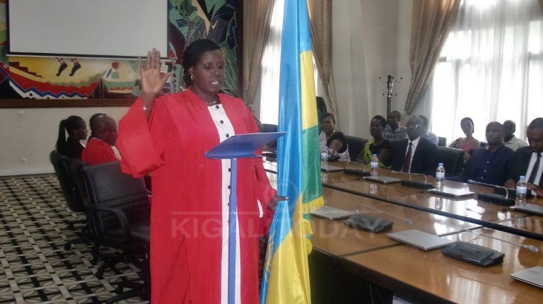 Abashinjacyaha barahiriye kuzuza inshingano zabo