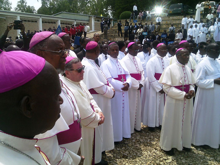 Abashumba ba za Diyosezi zo mu Rwanda n'inshuti zabo zo mu mahanga bari bitabiriye ibi birori.