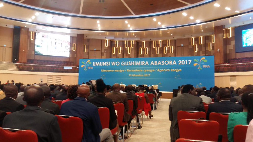 Uyu muhango witabiriwe n'abayobozi b'igihugu ndetse n'abasora batandukanye