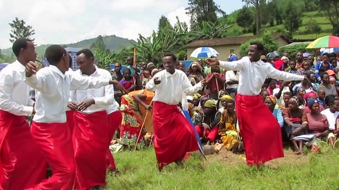 Amasonga Adasumbwa yatumirwaga no mu birori byitabiriwe n'abaturage