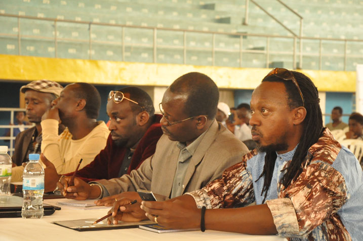 Abatangaga amanota bayobowe na Jacques Murigande aka Mighty Popo (iburyo).