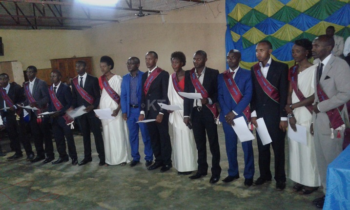 Abatowe biyemeje kuza abavugizi beza b'abanyeshuri.