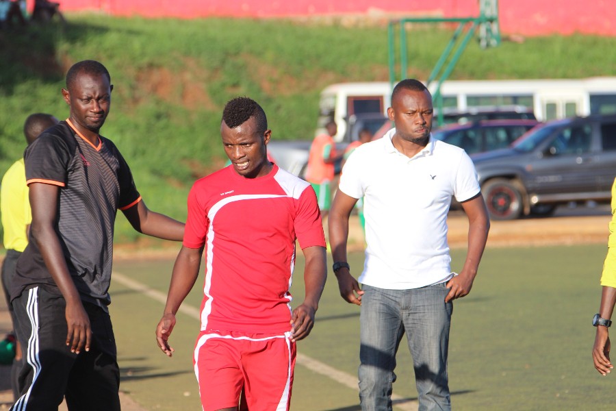 Ndayizeye Jimmy na Kalisa Francois (uri ibumoso) bamaze gusezererwa. Ifoto:Ruhagoyacu