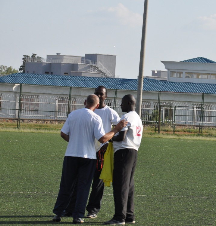 Abatoza ba APR bajya inama.