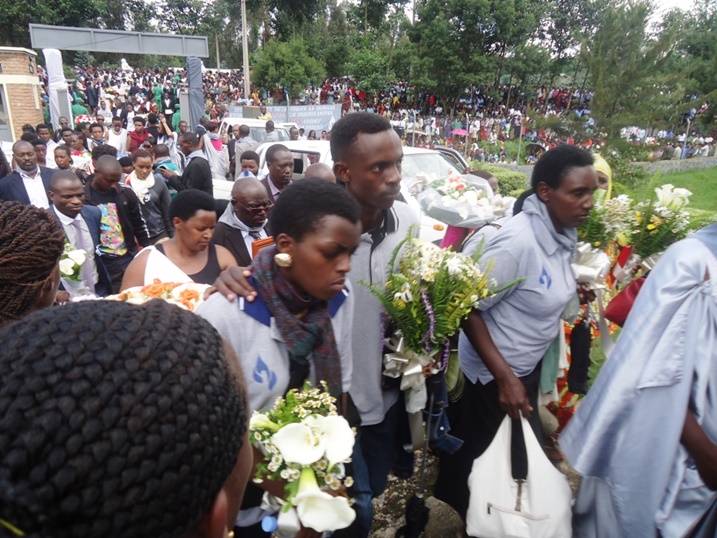 Abaturage bari benshi muri uyu muhango.