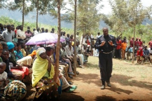 Gahunda ziandukanye zo gukangurira abaturager gukorana na Polisi bagatanga amakuru zagize akamaro.