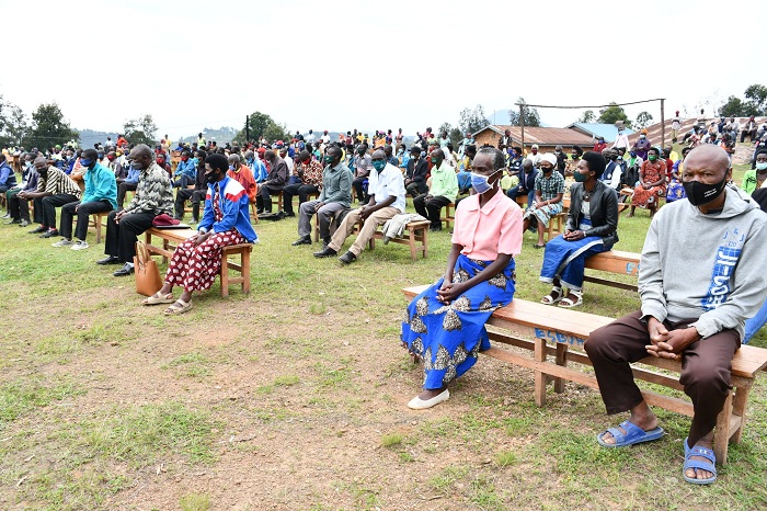 Abaturage bitabiriye icyo gikorwa ari benshi