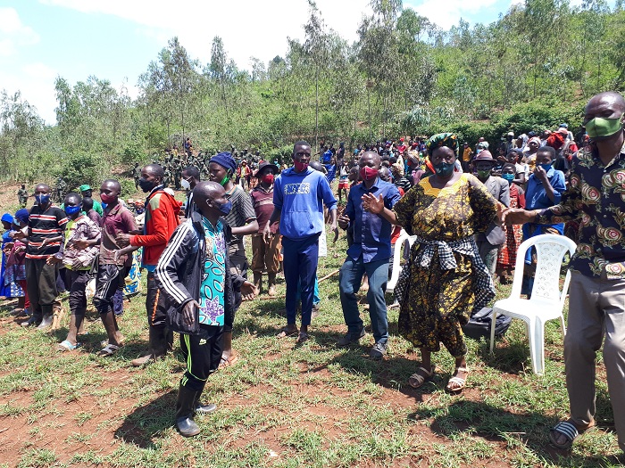 Abahinzi binubira ko aborozi baboneshereza