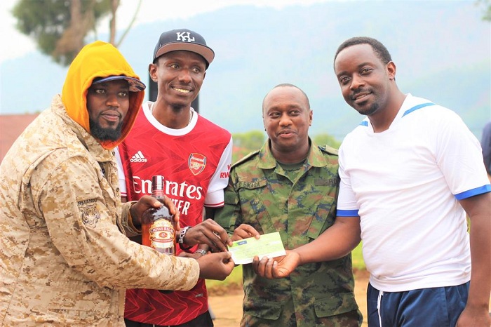 abaturage basaga 1000 barihiwe ubwisungane mu kwivuza