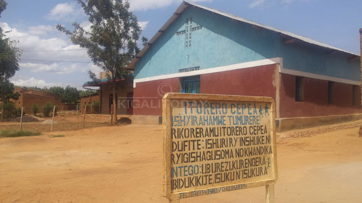 Abaturage bifuza ko uru rusengero rwaba urwabo 