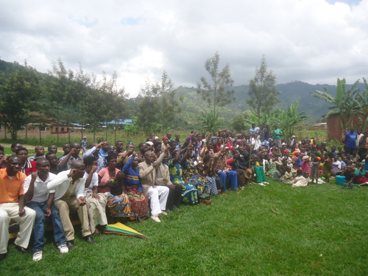 Abaturage ba Bweyeye ngo barifuza ko Kagame yongererwa manda agakomeza kubayobora.