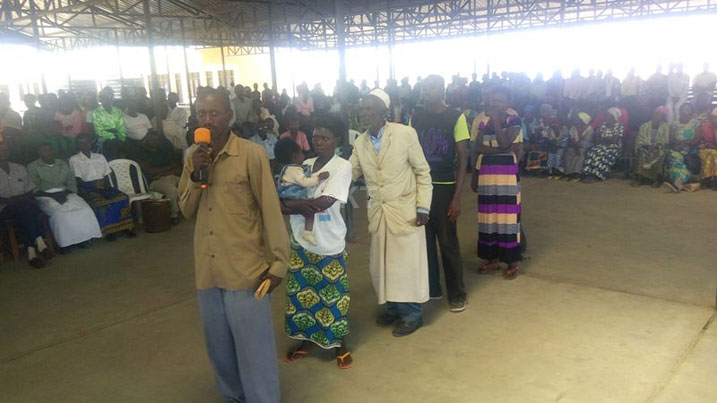 Abaturage bageza ku badepite ibibazo biri mu byiciro by'ubudehe.