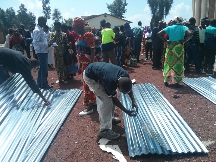 Abaturage bahawe amabati muri Nyabihu.