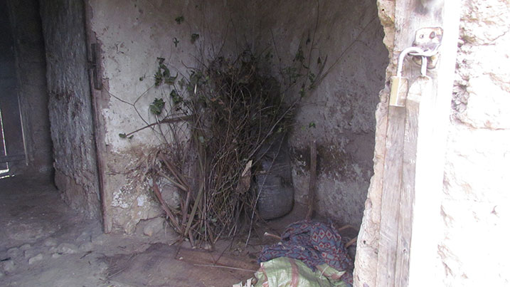 Abaturage baracyararana n'amatungo hamwe n'ibindi bintu bidasobanutse.