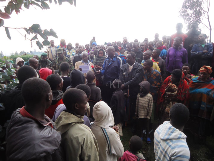 Abaturage bari benshi mu gutangiza Kwibuka 22 mu Karere ka Nyabihu.