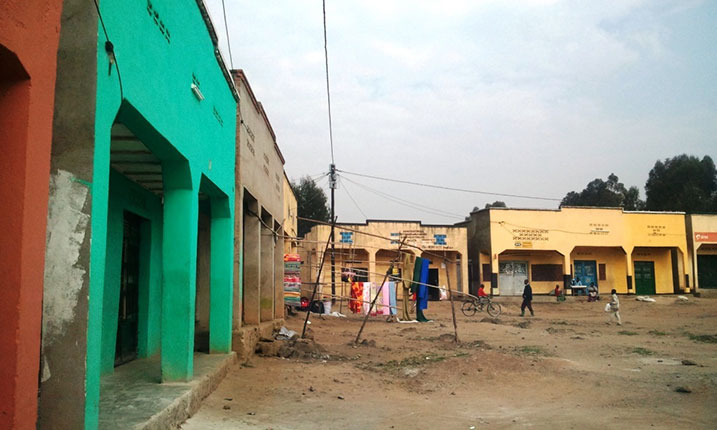 Abatuye hano ngo basigaye bakora amanywa n'ijoro. Ngo kwegerezwa amashanyarazi byatumye bongera amasaha yo gukora